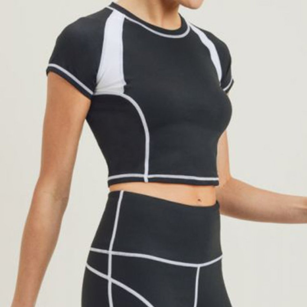 Contrast Stitch Athletic Crop Top